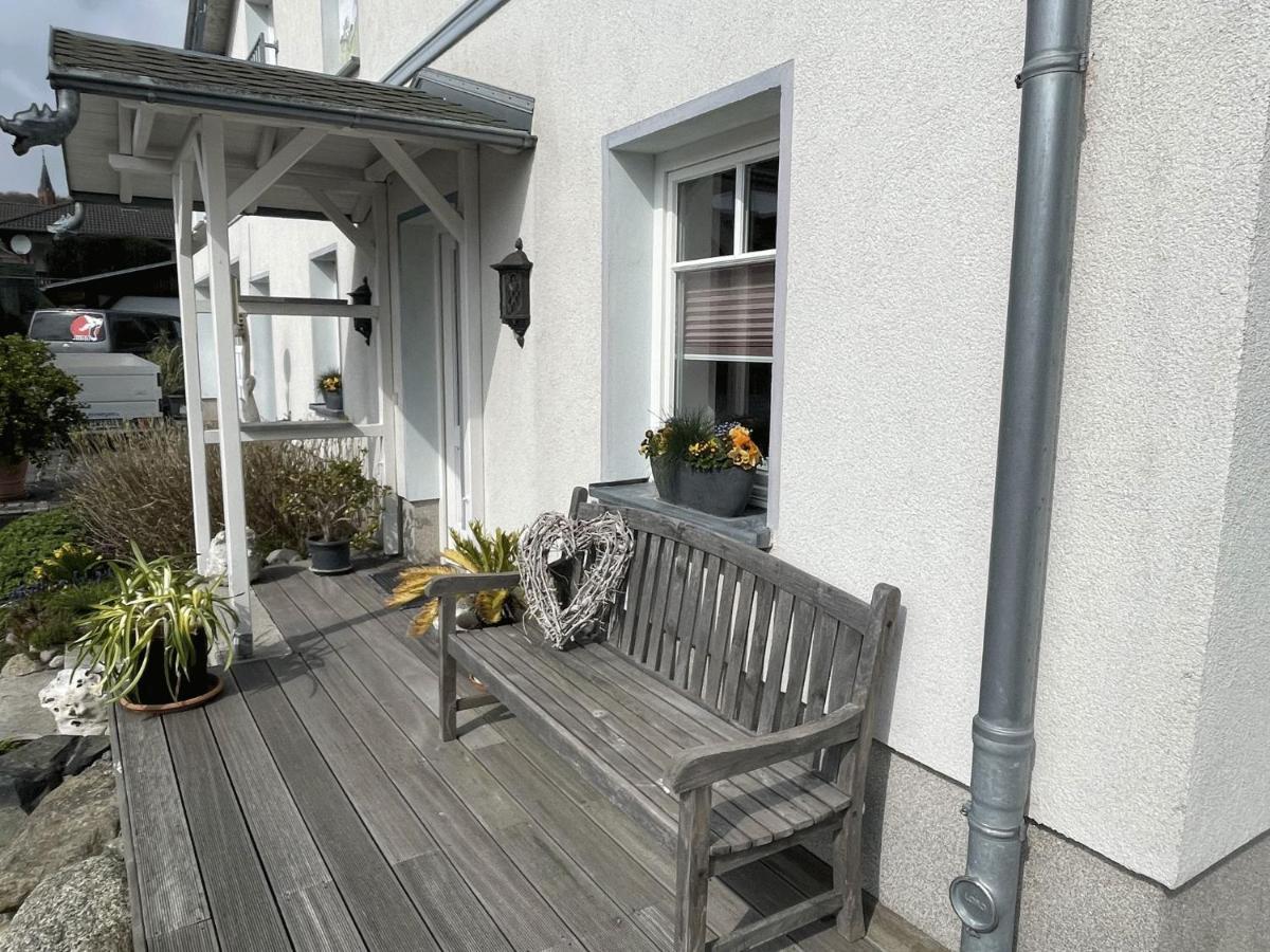 Villa Seestern - Ferienhaus Mit Meerblick Sassnitz Ngoại thất bức ảnh